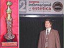 Argentino invento una pinza para evitar hemorragias en cirugias esteticas - Articulo publicado en el diario La Maana de Cordoba, el 15-09-2005- Cirugia plastica Cirugia estetica